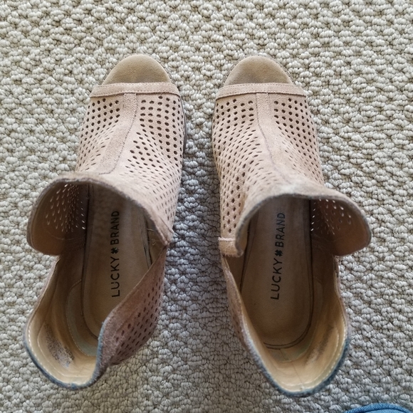 ❌️❌️SOLD❌️❌️Lucky Brand Larise Booties size 6.5 brown - Picture 5 of 12